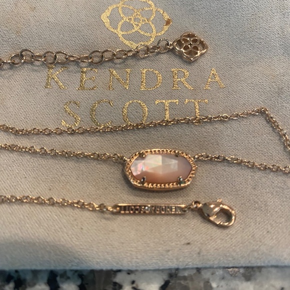 Kendra Scott necklace with pouch - Picture 2 of 4